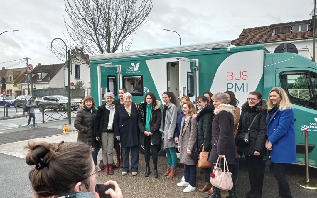 Inauguration du Bus départemental PMI 